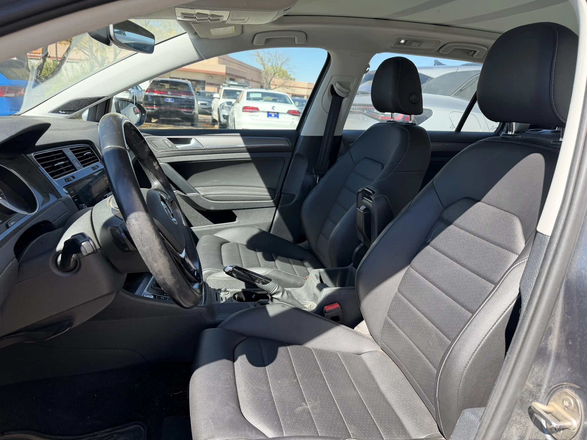 Used 2018 Platinum Gray Metallic Volkswagen 1.8T SEL 4MOTION image 2