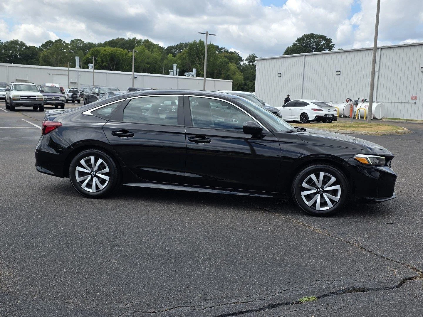 Used 2025  Honda LX image 4