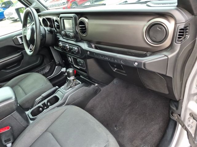Used 2021 Silver Jeep Unlimited Sport image 26