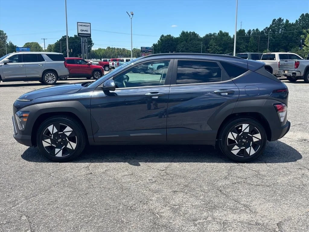 Used 2025 Blue Hyundai SEL image 23