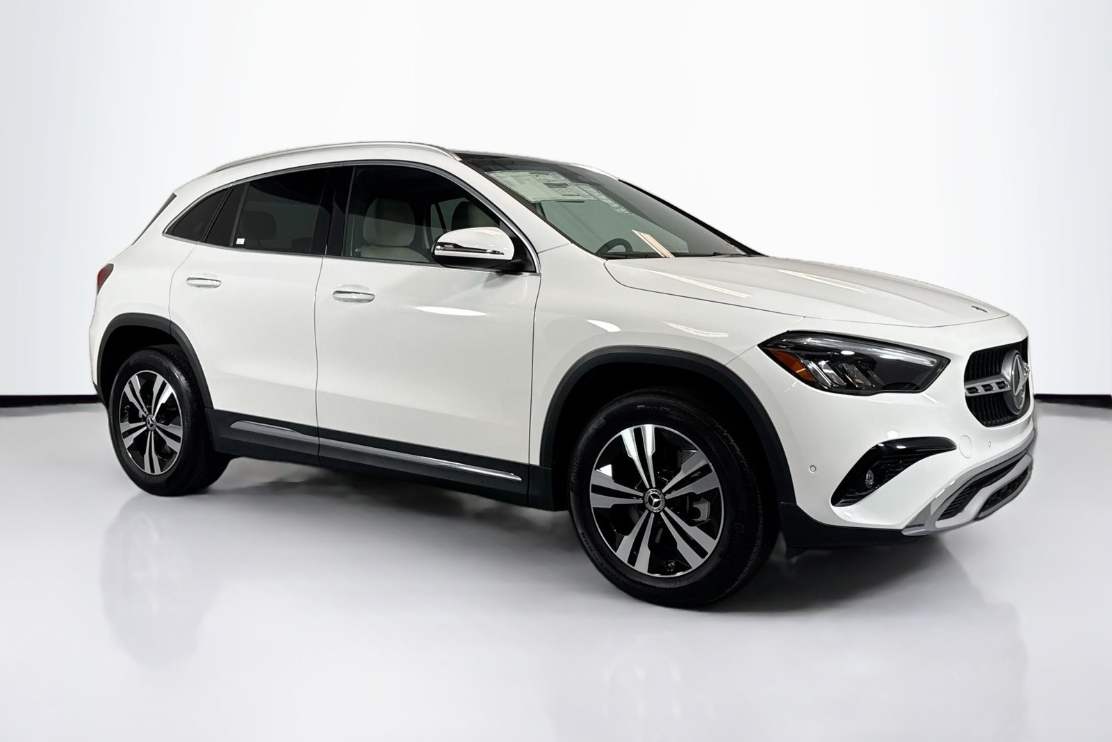 New 2026 Polar White Mercedes-Benz GLA 250 image 3