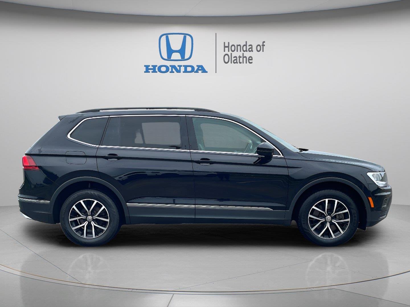 Used 2021 Volkswagen Tiguan SE with VIN 3VV2B7AX7MM142907 for sale in Kansas City