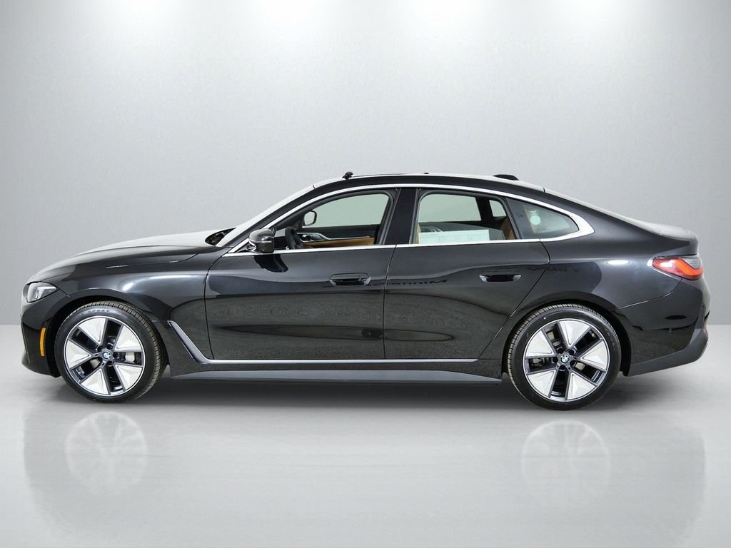 Used 2026 Black Sapphire Metallic BMW xDrive40 image 16