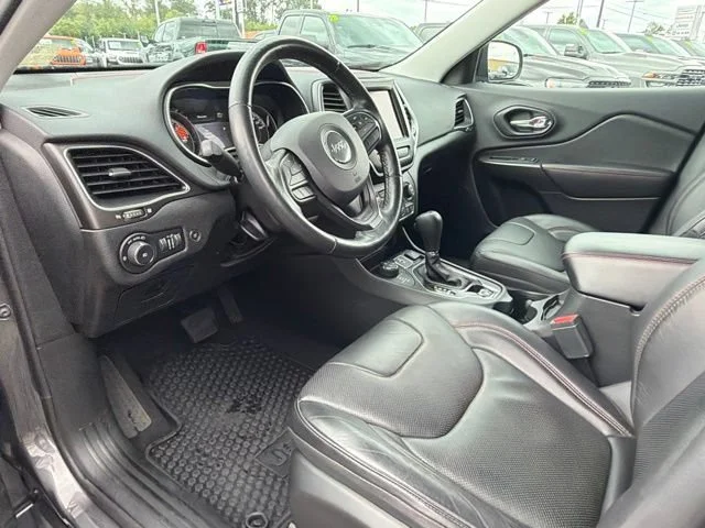 Used 2021 Granite Crystal Metallic Clearcoat Jeep Trailhawk image 19