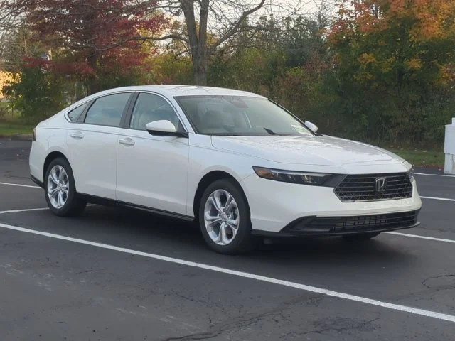 New 2026 Platinum White Pearl Honda LX image 4