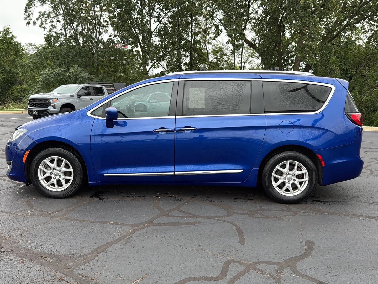 Used 2020 Ocean Blue Metallic Chrysler Touring L image 2