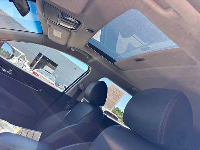 Used 2020 Snow White Pearl Kia S V6 image 16