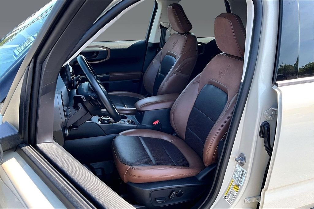 Used 2024 Desert Sand Ford Badlands image 14