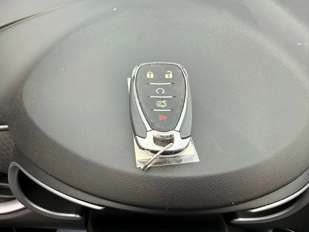 Used 2023 Gray Chevrolet LT image 5