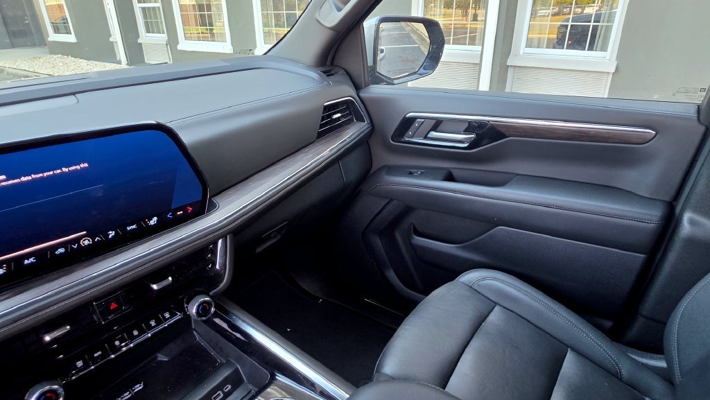 Used 2025 Sterling Gray Metallic Chevrolet Z71 image 27