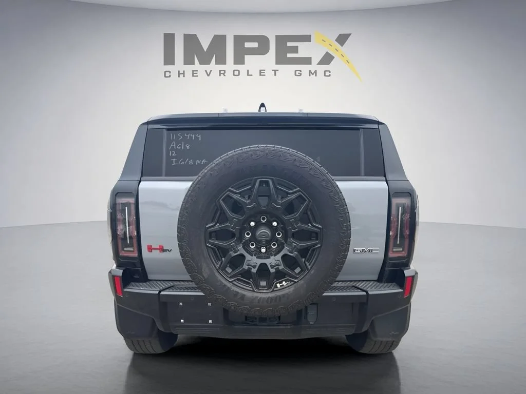 Used 2025 Meteorite Metallic (Grey) GMC 2X image 4