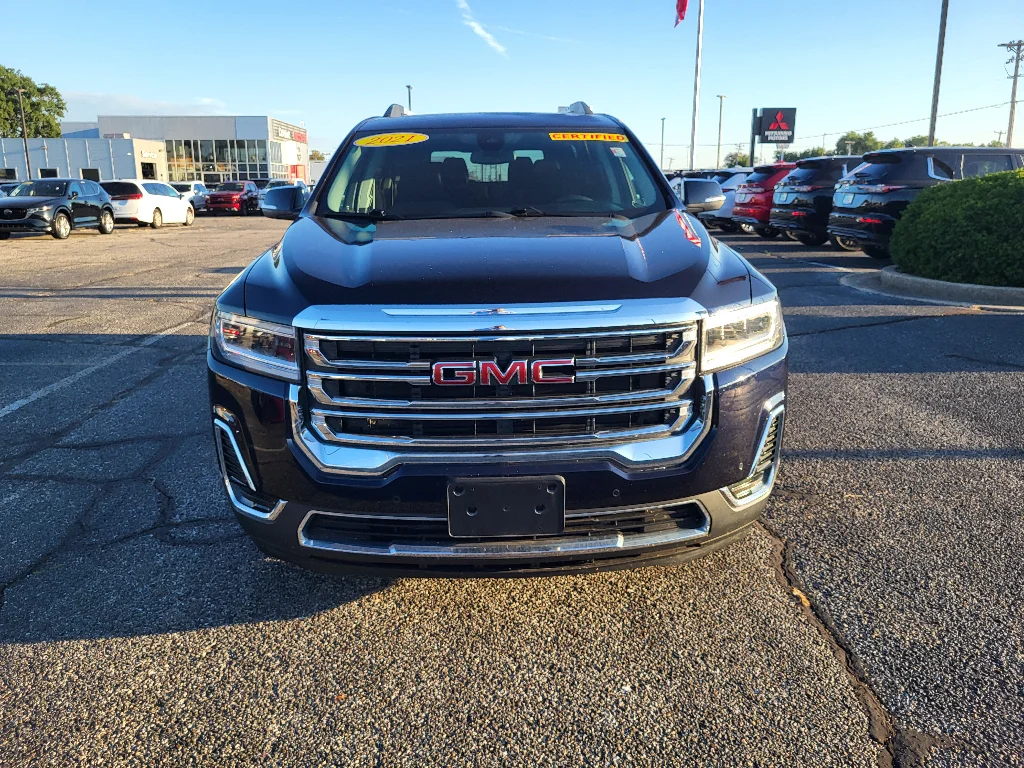 Used 2021 Midnight Blue Metallic GMC SLE image 2