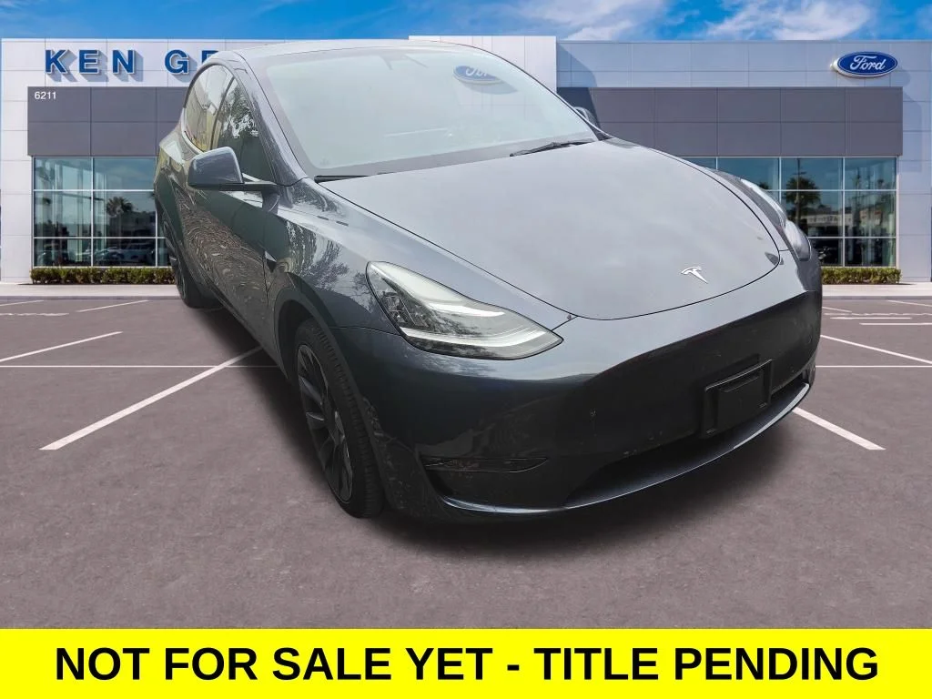 2022 Tesla Model Y Long Range Dual Motor All-Wheel Drive's photo