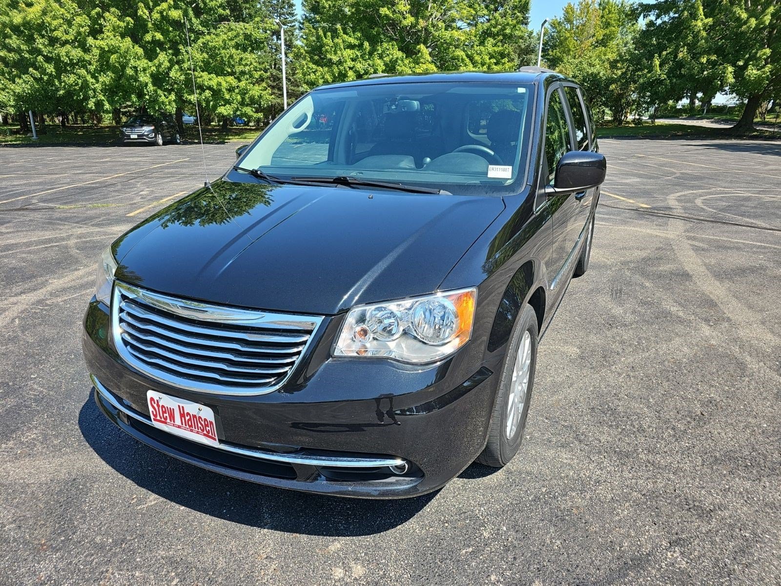 Used 2014 Brilliant Black Crystal Pearlcoat Chrysler Touring image 2