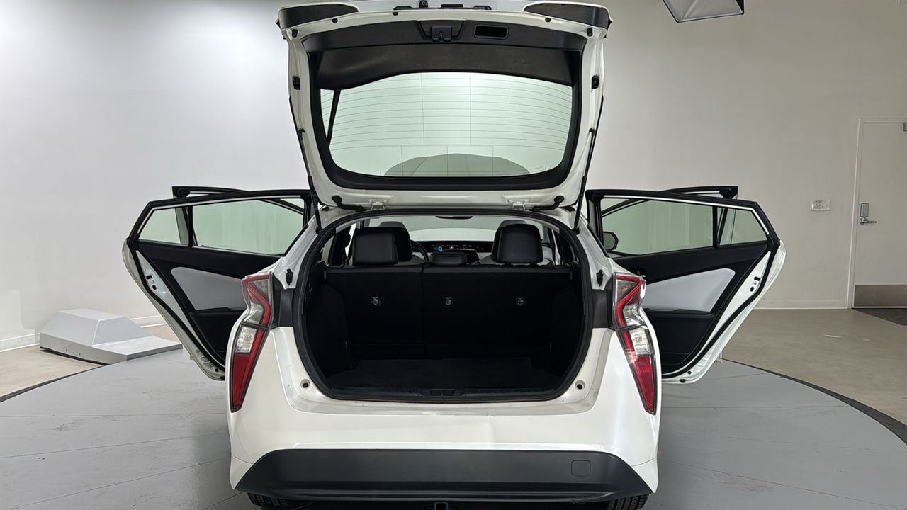 Used 2016 White Toyota Four image 16