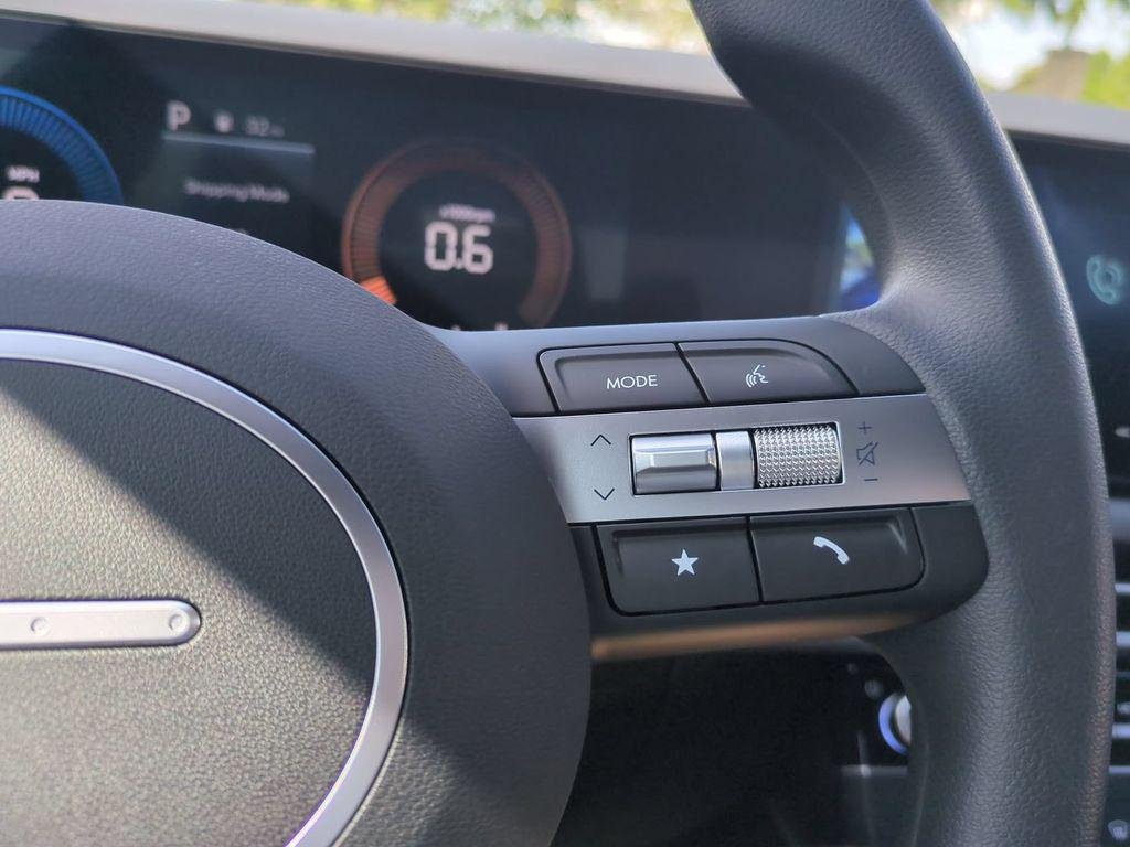 New 2027 Black Hyundai SE FWD image 31