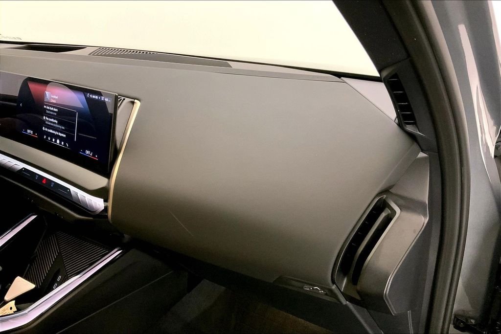 Used 2025 Skyscraper Grey Metallic BMW  image 23
