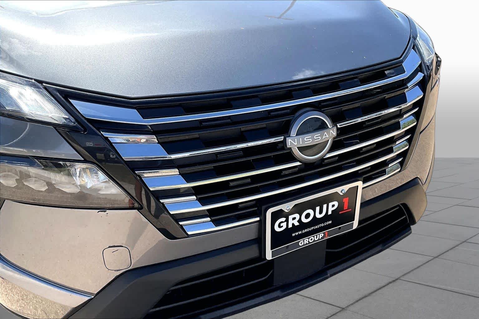 Used 2024 Gun Metallic Nissan SV image 37