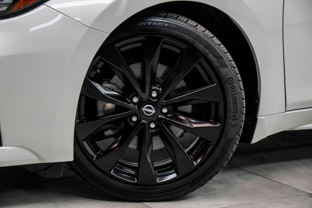 Used 2023 White Nissan SR image 3
