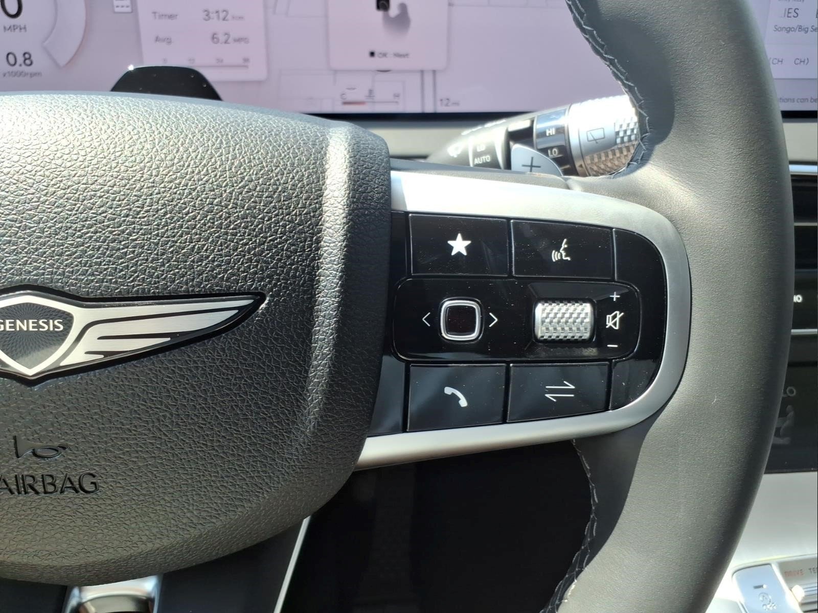 New 2027 White Genesis 2.5T Select image 21