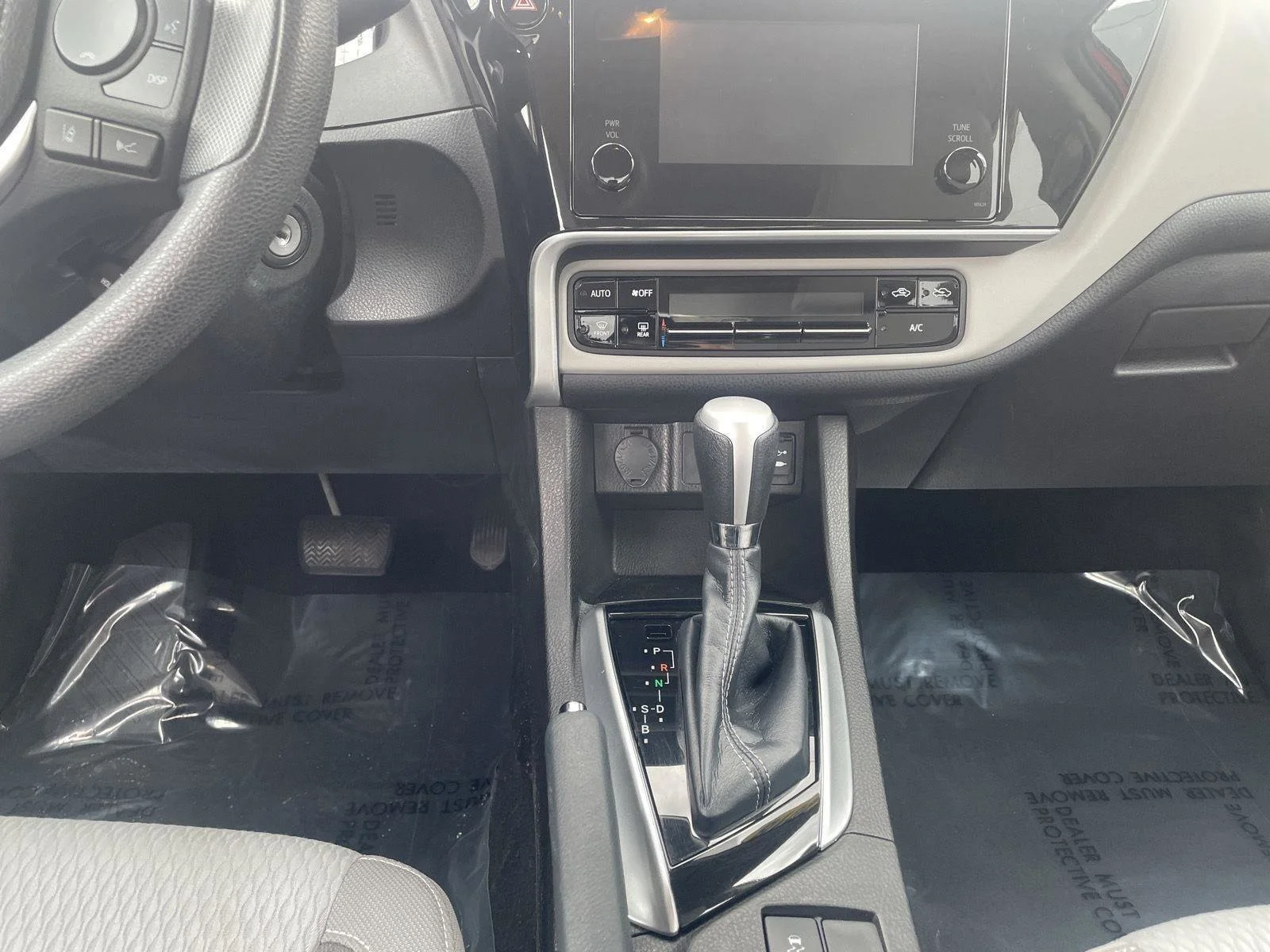 Used 2018 Barcelona Red Metallic Toyota LE image 15