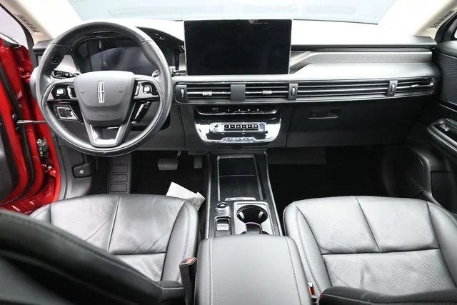 Used 2023 Red Lincoln Grand Touring image 23