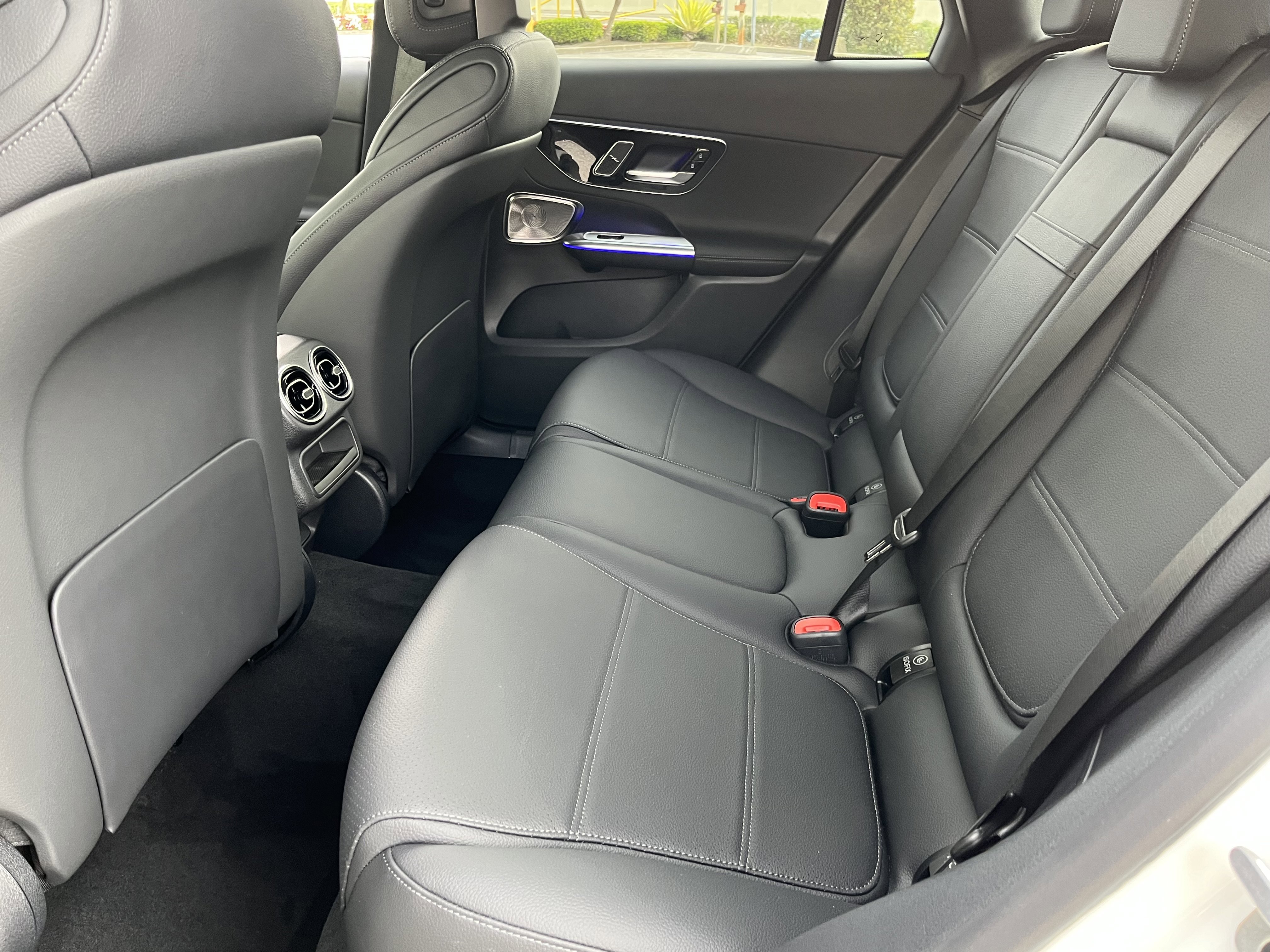 New 2026 POLAR WHITE Mercedes-Benz GLC 300 image 17