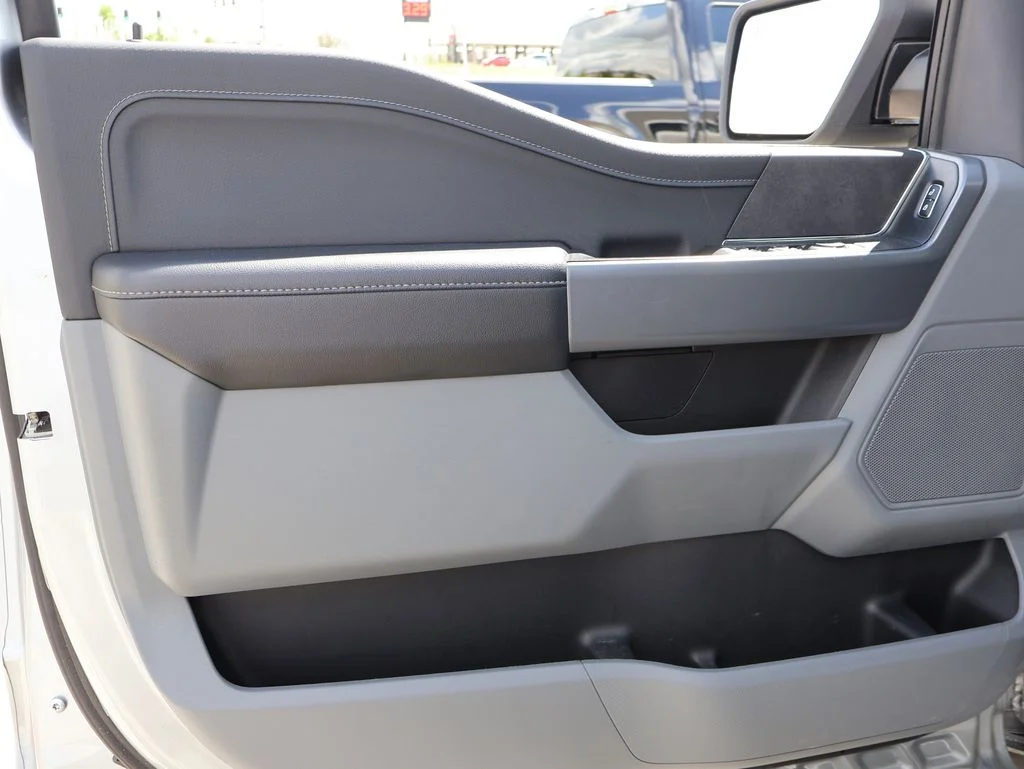 Used 2024 Silver Ford XLT image 22