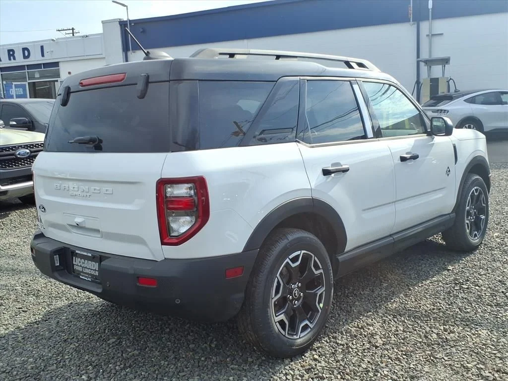 New 2026 White Ford Outer Banks image 6