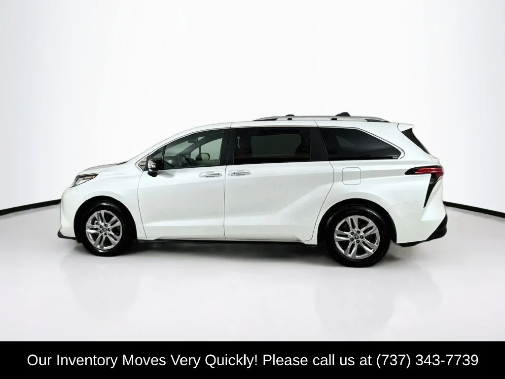 Used 2022 Wind Chill Pearl Toyota Limited image 4