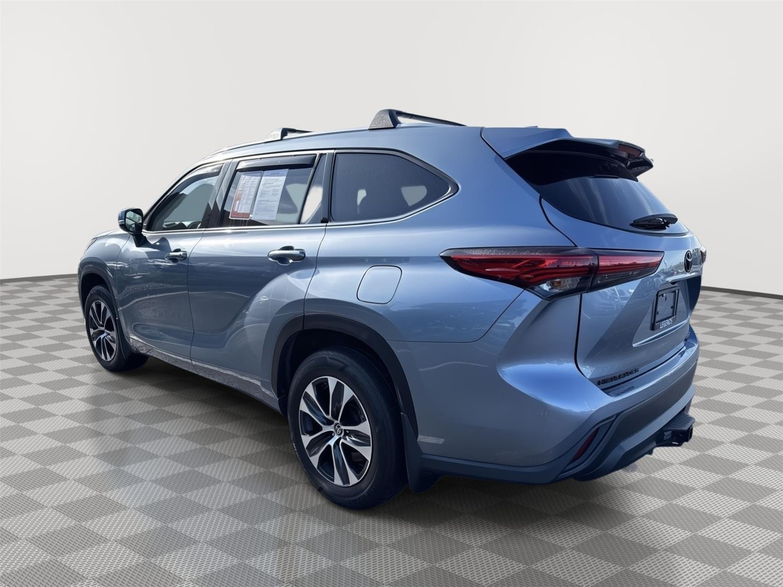 Used 2022 Moon Dust Toyota XLE image 13