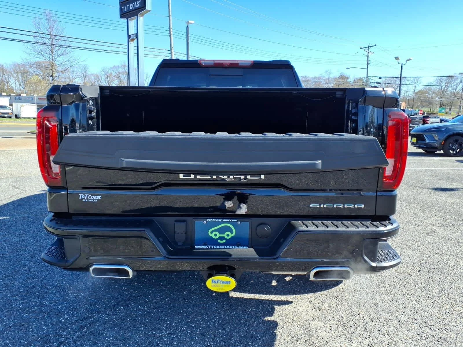 Certified Used 2022 Onyx Black GMC Denali image 7
