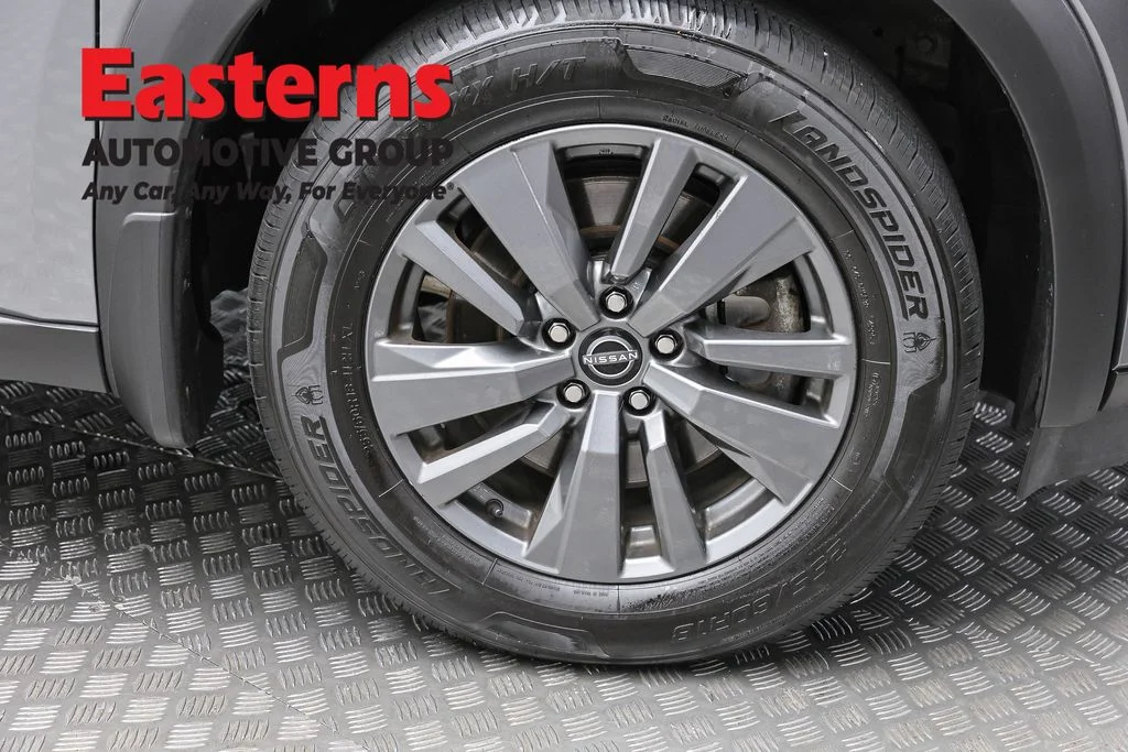 Used 2023 Gray Nissan SV image 33