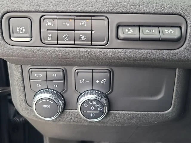 Used 2024 Onyx Black GMC Denali image 22