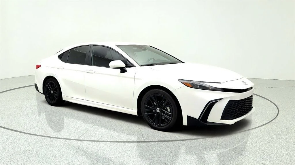 Used 2025 Ice Cap Toyota SE w/ Convenience Pkg image 3