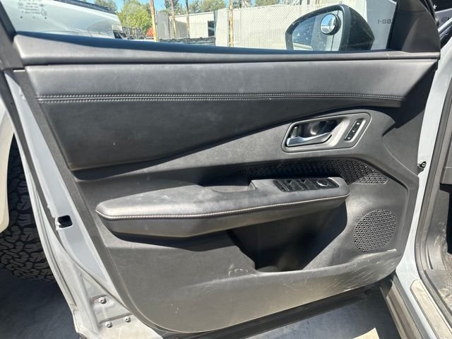 Used 2023 Gray Nissan ENGAGE e-4ORCE image 10