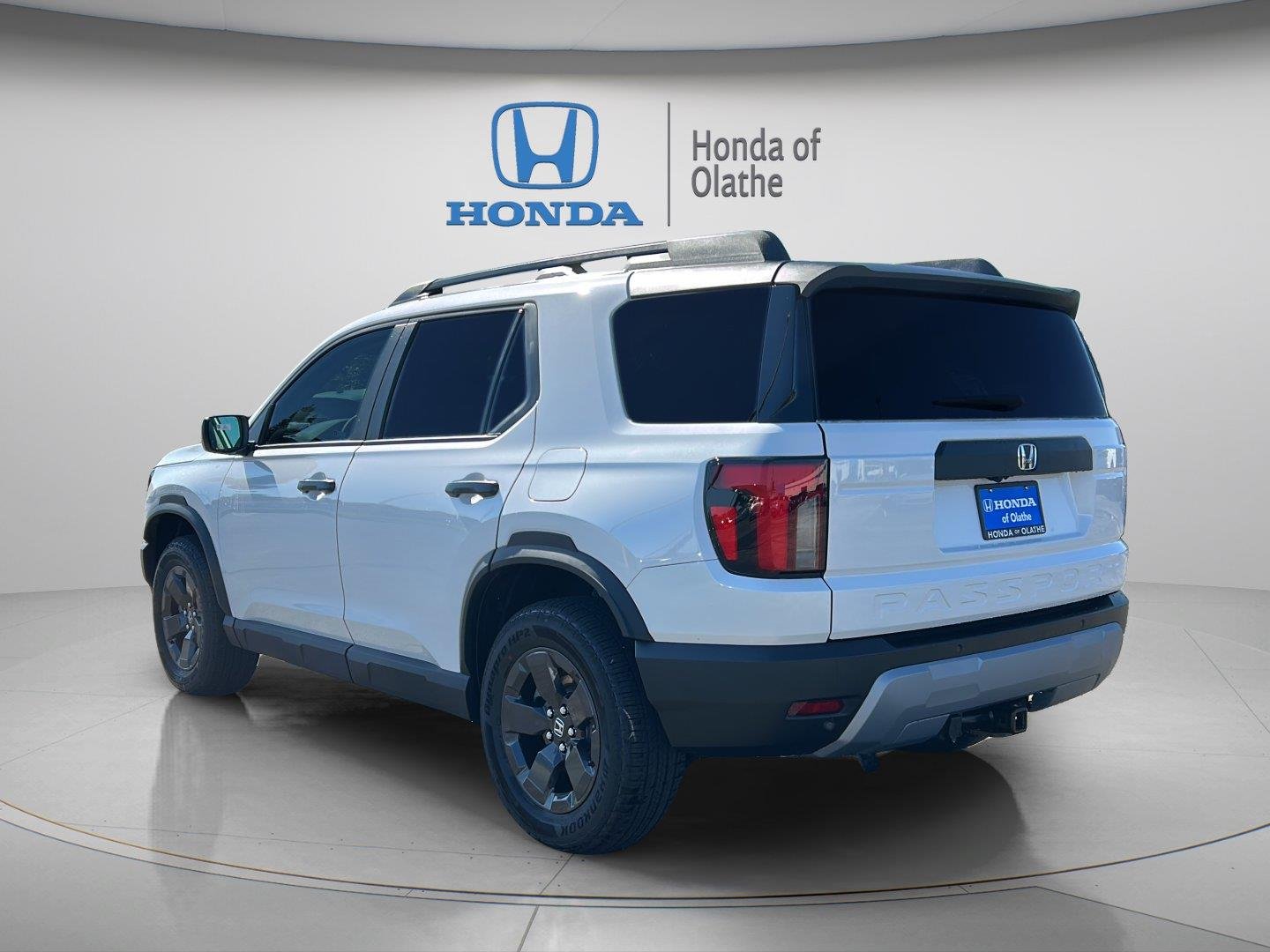New 2026 Platinum White Pearl Honda RTL Towing image 5