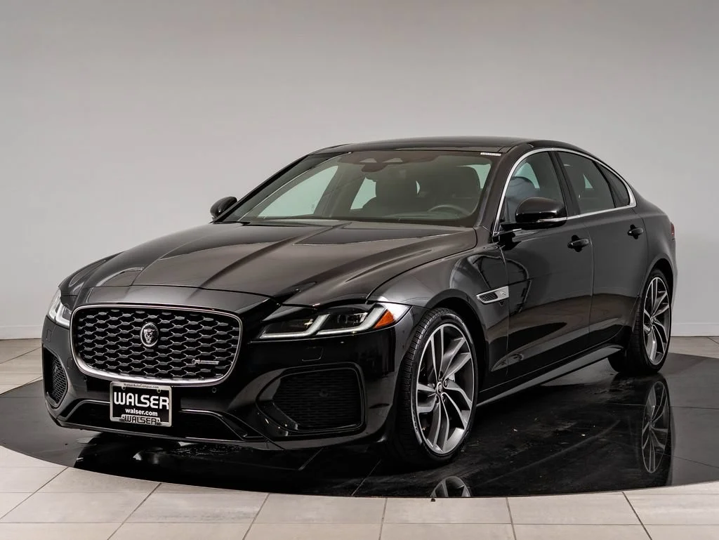 Used 2024 Santorini Black Metallic Jaguar R-Dynamic SE image 1