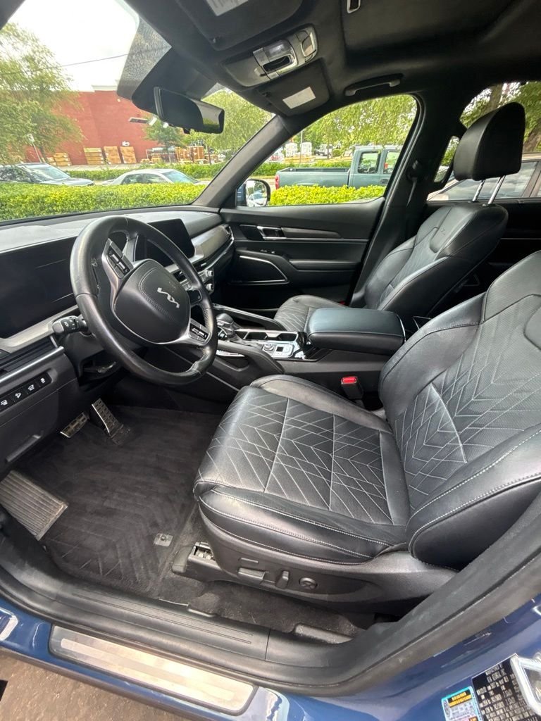 Used 2023 Black Kia SX-Prestige X-Line image 12