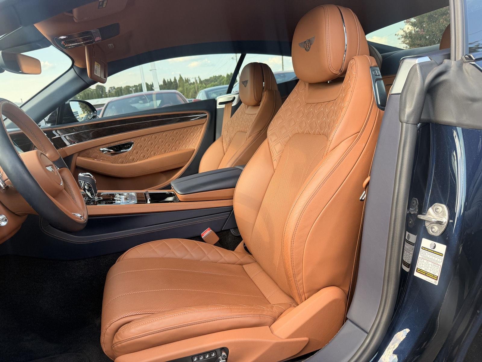 Used 2020 Dark Sapphire BENTLEY  image 6