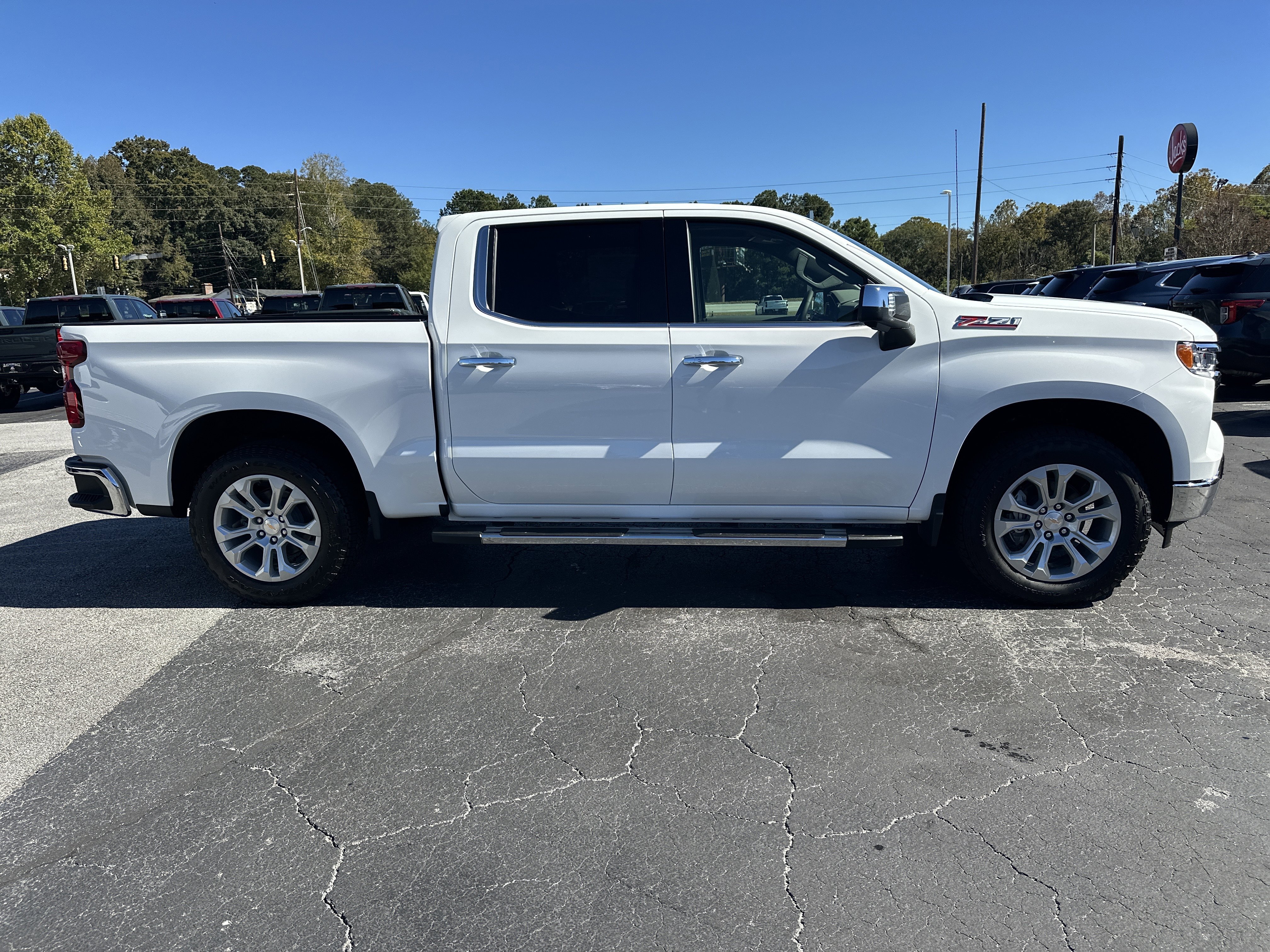 2026 Chevrolet Silverado 1500 LTZ - Photo 9