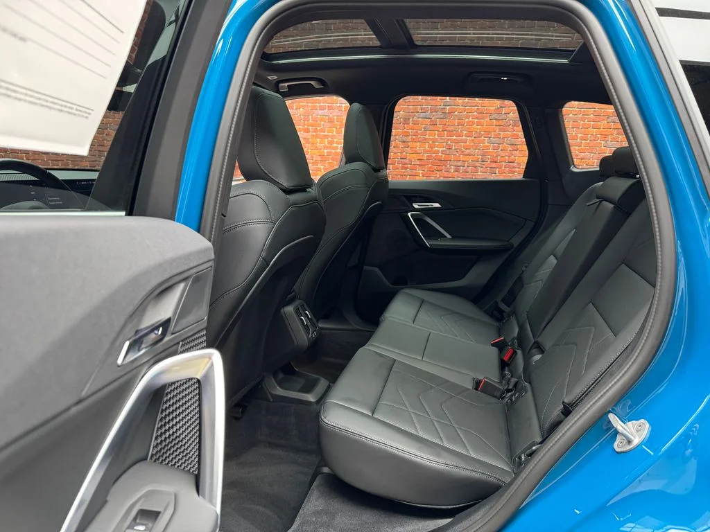 Used 2025 Blue BMW xDrive28i image 25