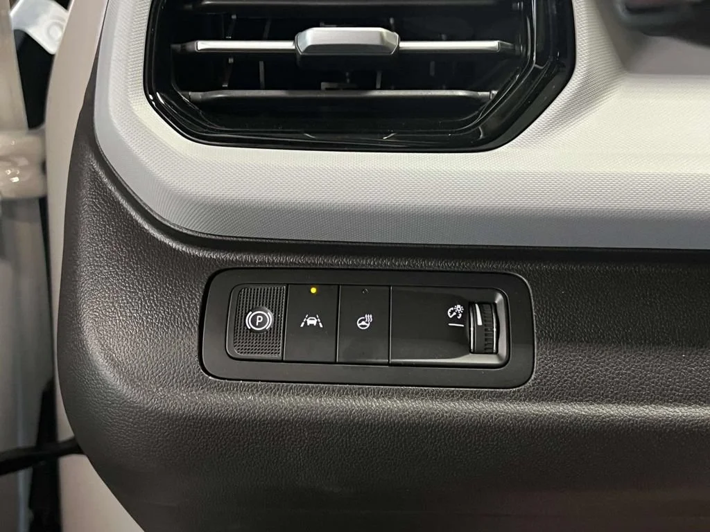 2027 Chevrolet Bolt RS - Photo 20