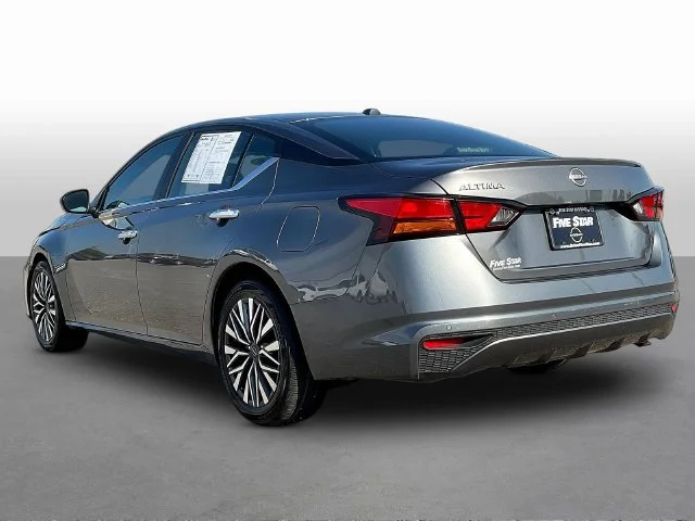 Used 2025 Gray Nissan 2.5 SV image 5