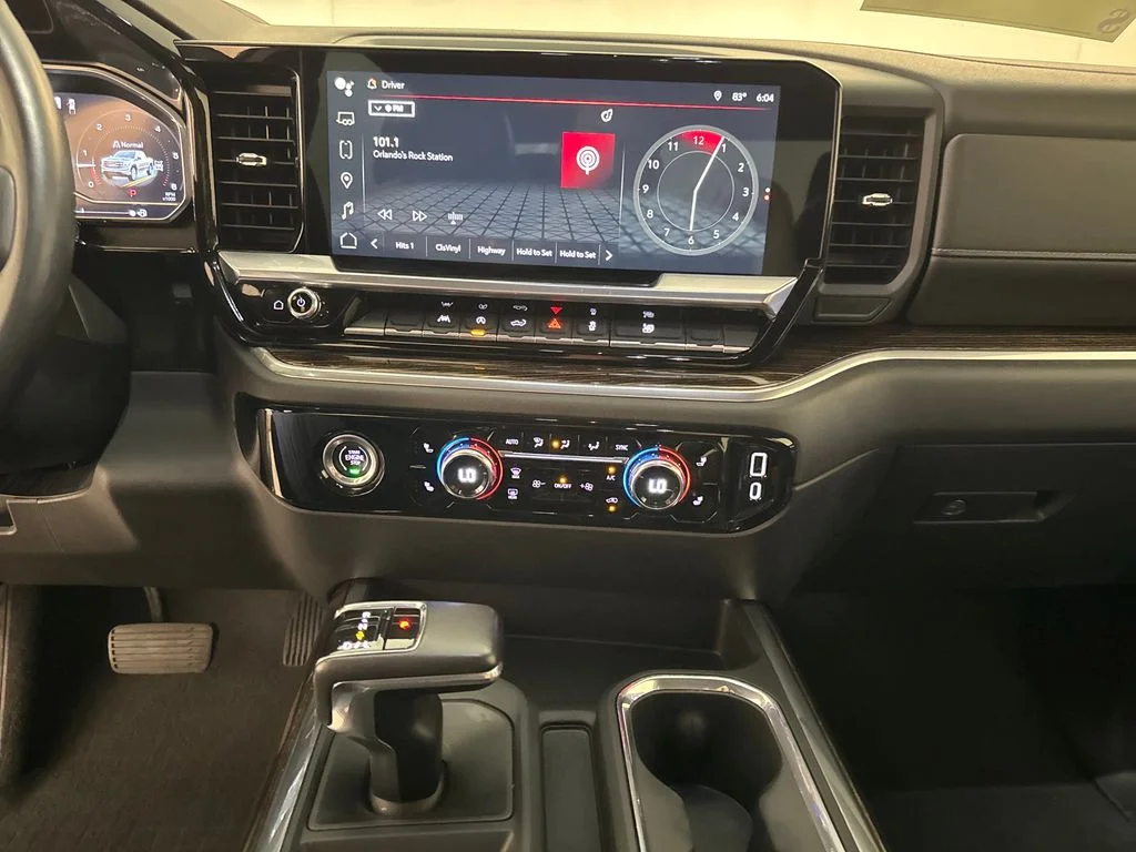 Used 2022  GMC Elevation image 21