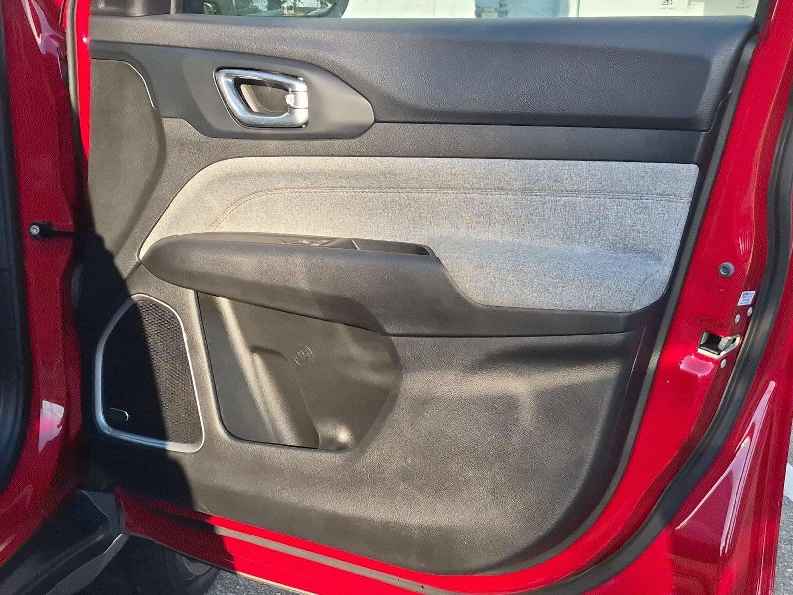 Used 2023 Redline Pearlcoat Jeep Latitude Lux image 34