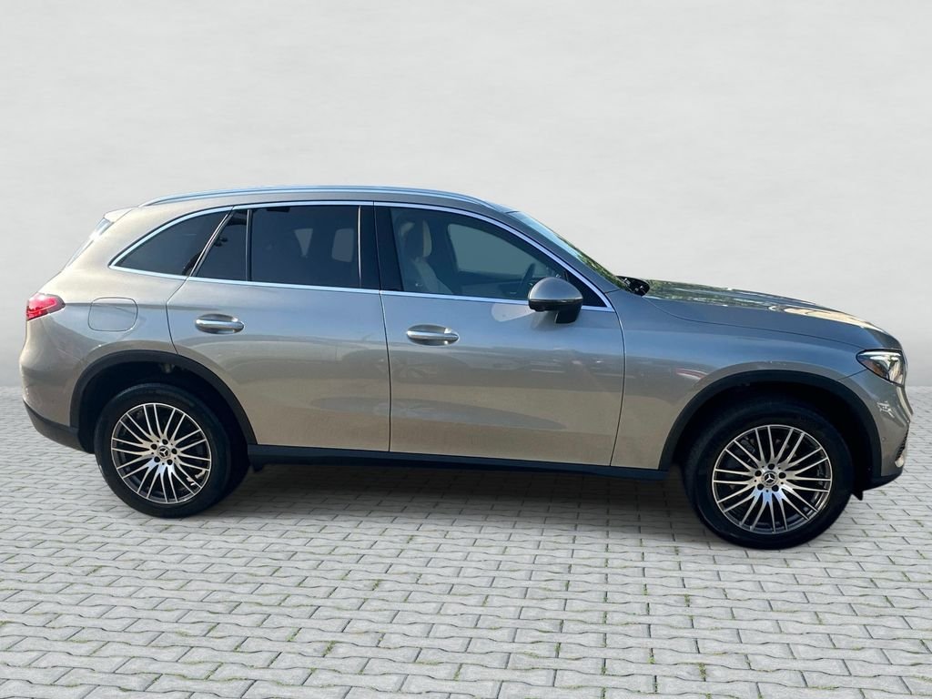 Certified Used 2023  Mercedes-Benz GLC 300 image 4