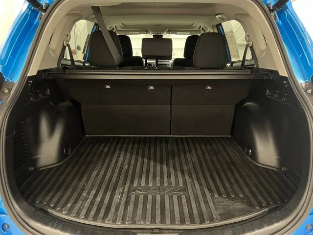 Used 2018 Blue Toyota XLE image 21