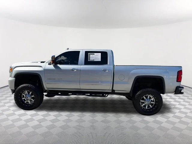 Used 2019 QUICKSILVER METALLIC GMC Denali image 8