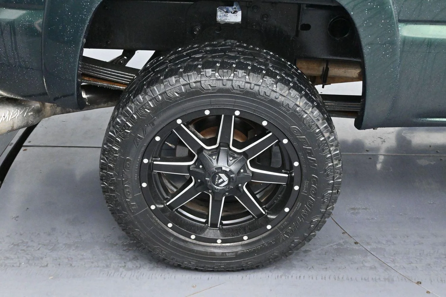 Used 2005 Dark Green Metallic Chevrolet LS image 26